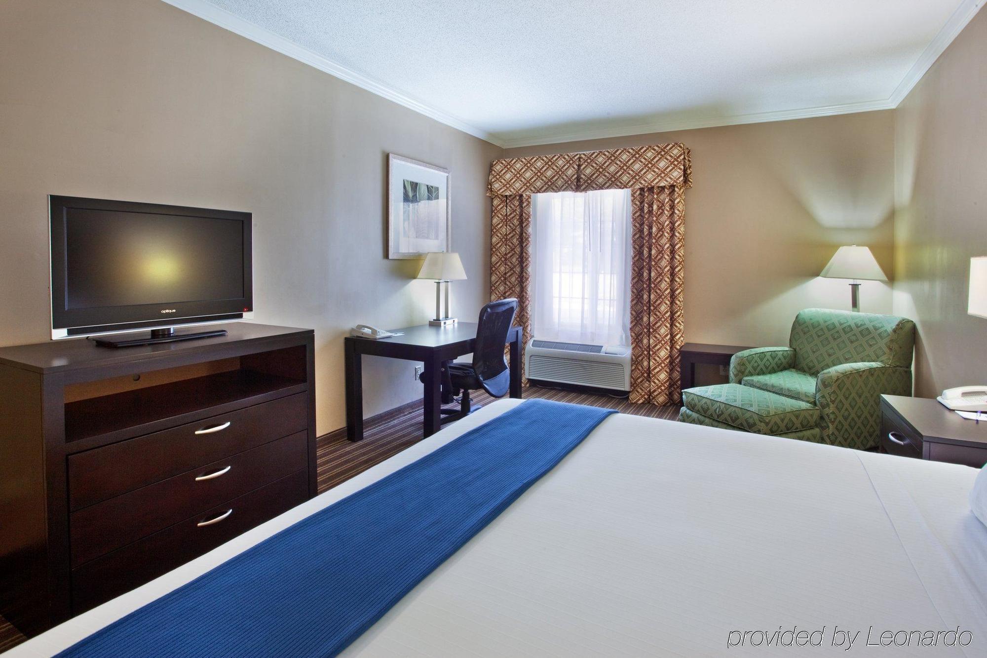 Holiday Inn Express Saint Simons Island By Ihg St. Simons Island Room photo